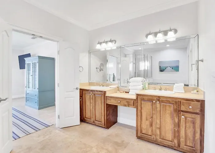 Dear Time House- Elevator Sleeps 10 Pool Holiday home Gulf Shores