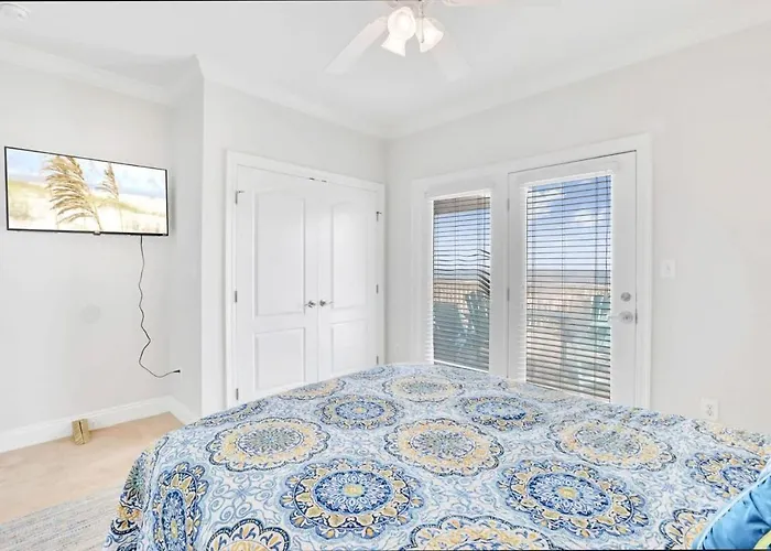 Dear Time House- Elevator Sleeps 10 Pool Holiday home *