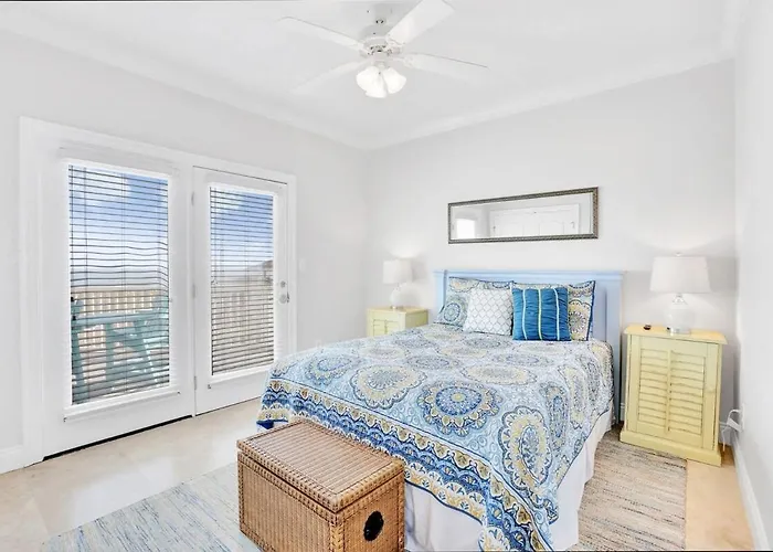 Holiday home Dear Time House- Elevator Sleeps 10 Pool